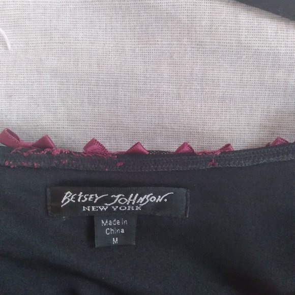 A burgundy and black Betsey Johnson fancy dress. - Picture 5 of 12